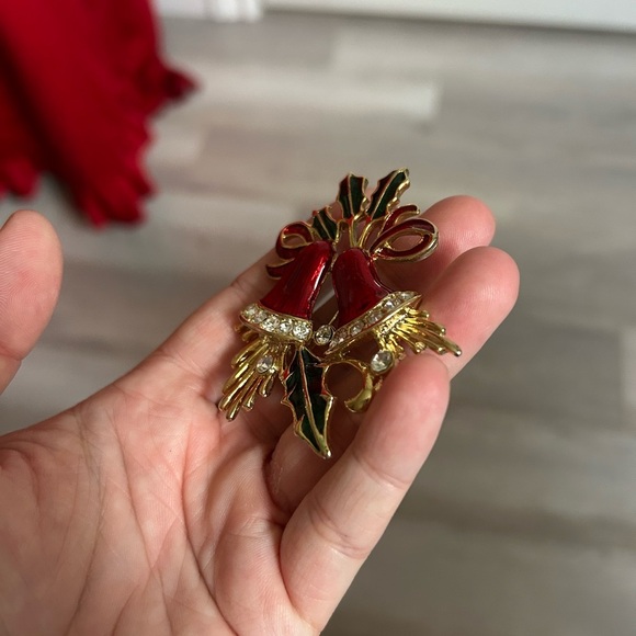 4/$50 Christmas Festive Red and Gold Bell Brooch 🎄 - Picture 5 of 9